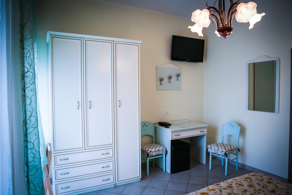 Hotel Ausonia Monte Porzio Ngoại thất bức ảnh